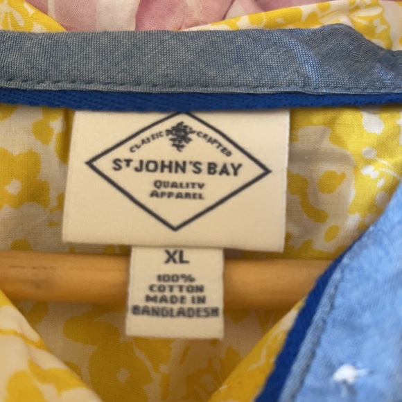 Long sleeve button up - Picture 3 of 3